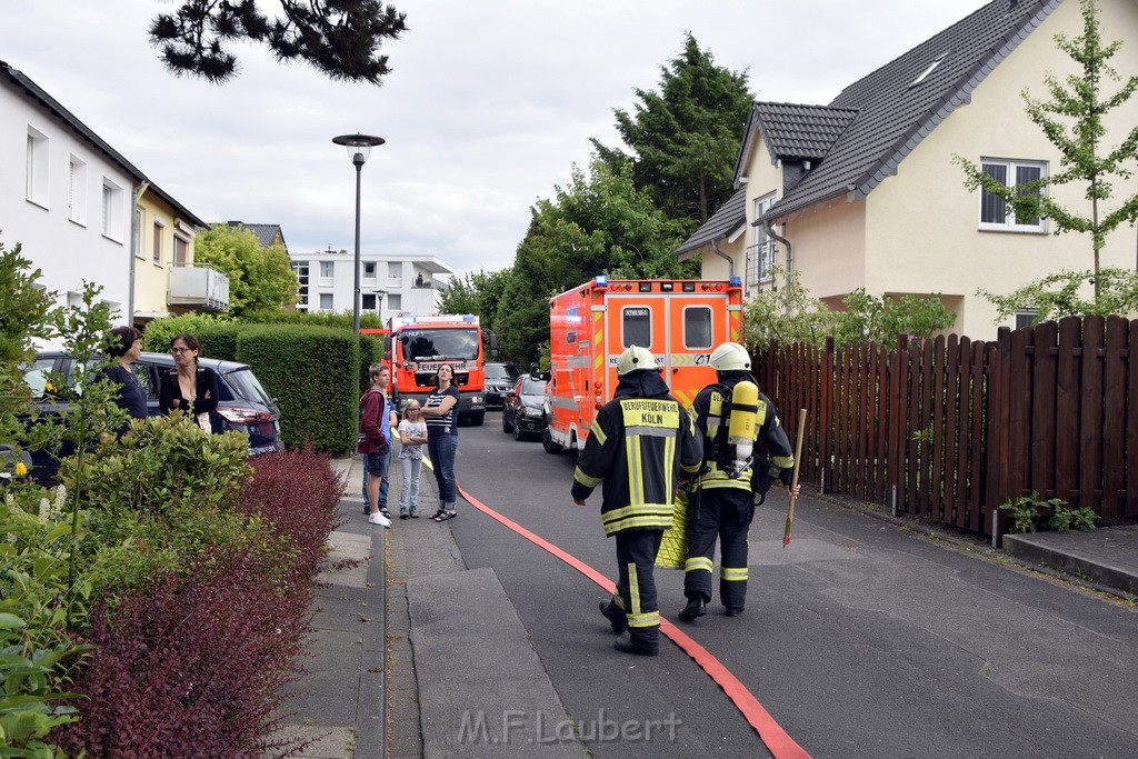 Feuer 2 Koeln Brueck Am Schildschen P11.JPG - Miklos Laubert